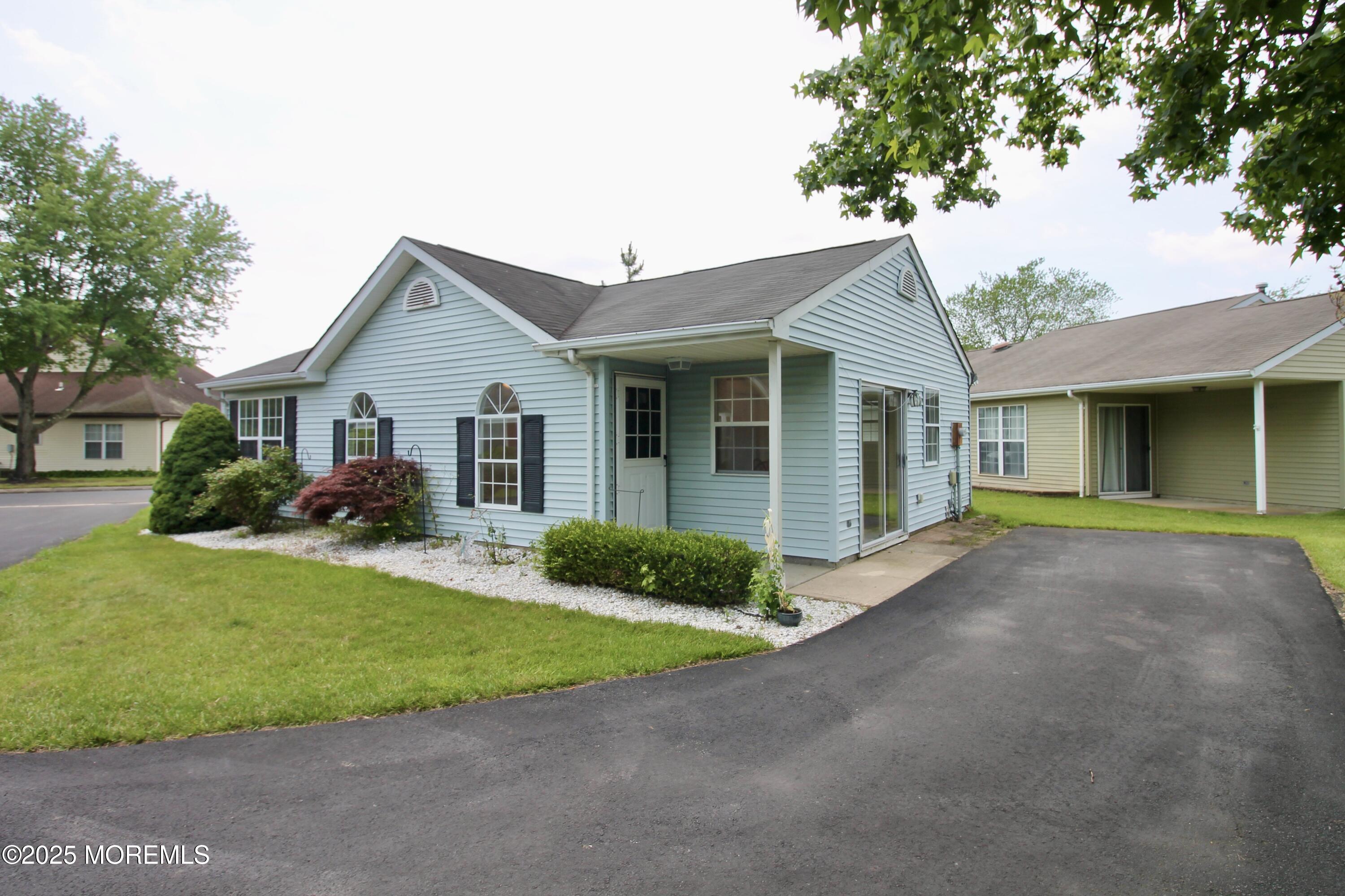32 Carnaby Close