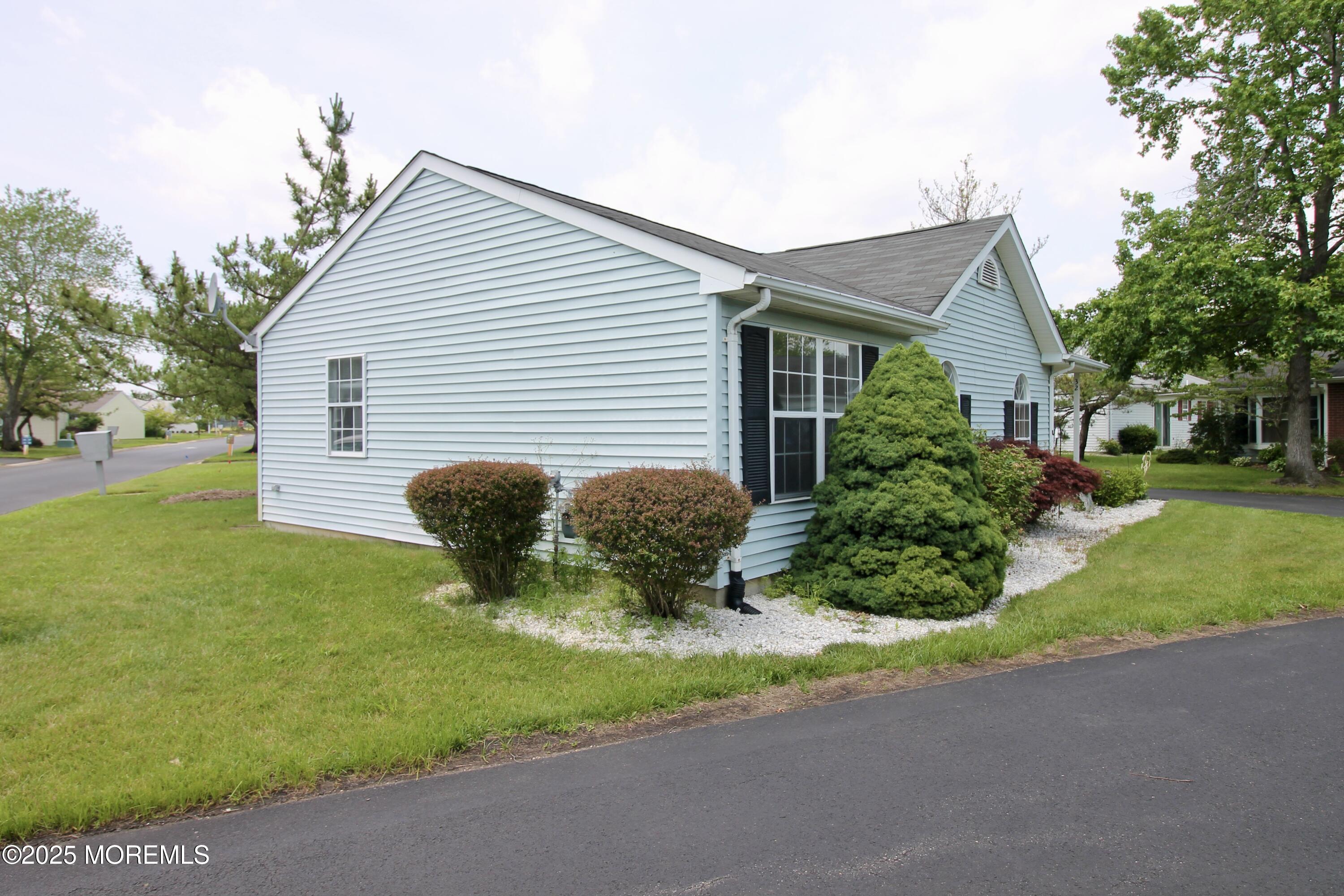 32 Carnaby Close