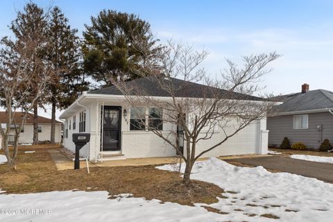 Homes For Sale - 503 Jamaica Boulevard<br/> Ocean County, Toms River, NJ 08757