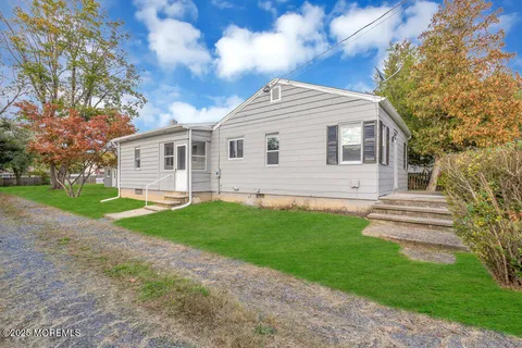 MLS: 22508995