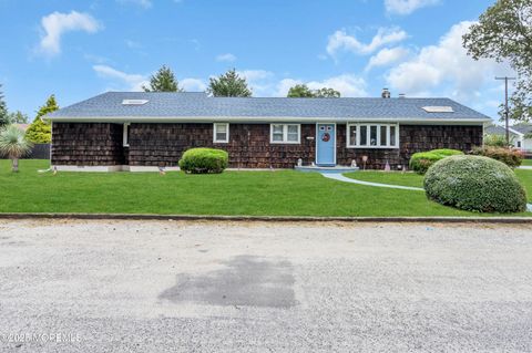 Homes For Sale - 453 Leeward Avenue<br/> Beachwood, NJ 08722