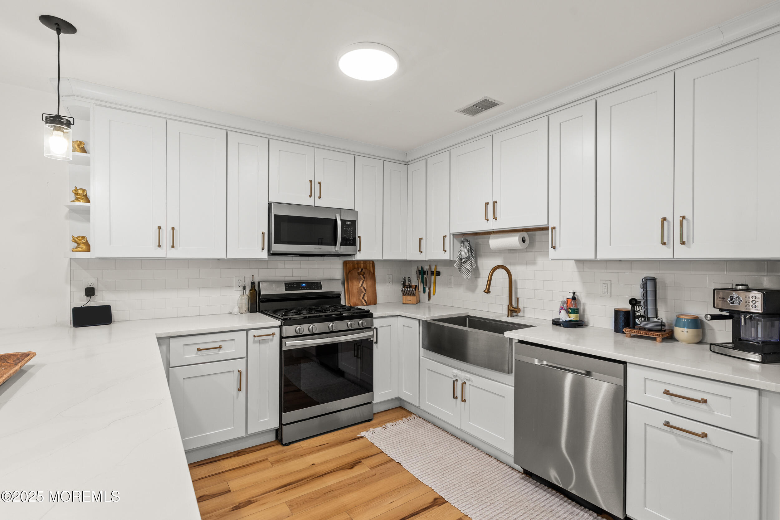 24 Shore Drive, Long Branch, New Jersey image 10