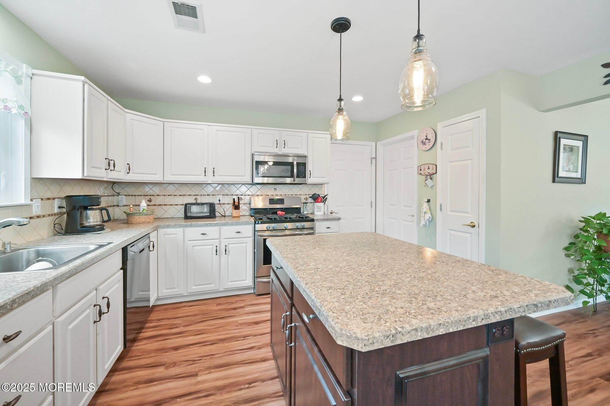 2705 Brookdale Court, Toms River, New Jersey image 13