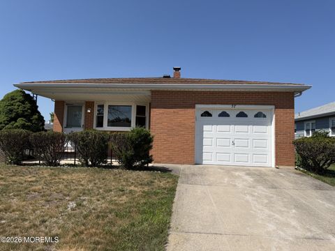 Homes For Sale - 57 Liberta Drive<br/> Ocean County, Toms River, NJ 08757