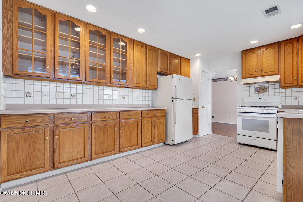 3167 Wood Spring Lane, Toms River, New Jersey image 14