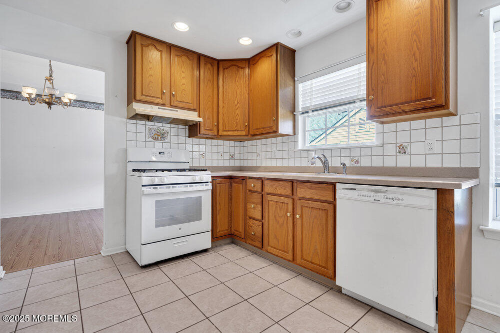 3167 Wood Spring Lane, Toms River, New Jersey image 15