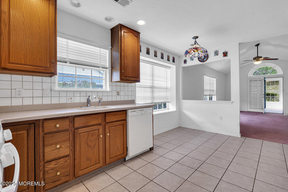 3167 Wood Spring Lane, Toms River, New Jersey image 16