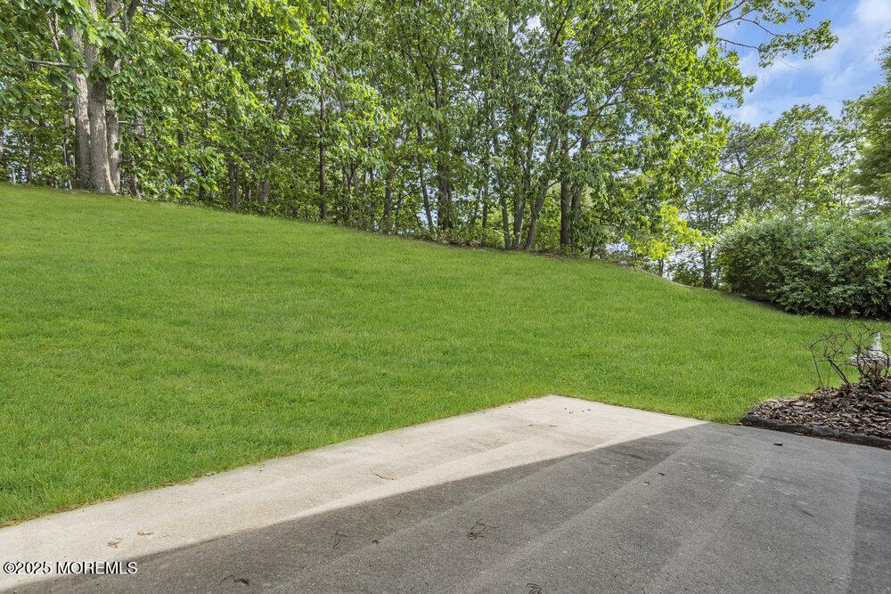 3167 Wood Spring Lane, Toms River, New Jersey image 32