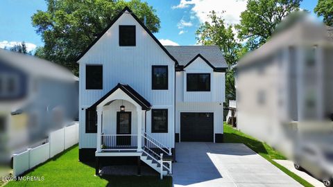 18 Neptune Place North Middletown NJ 07748