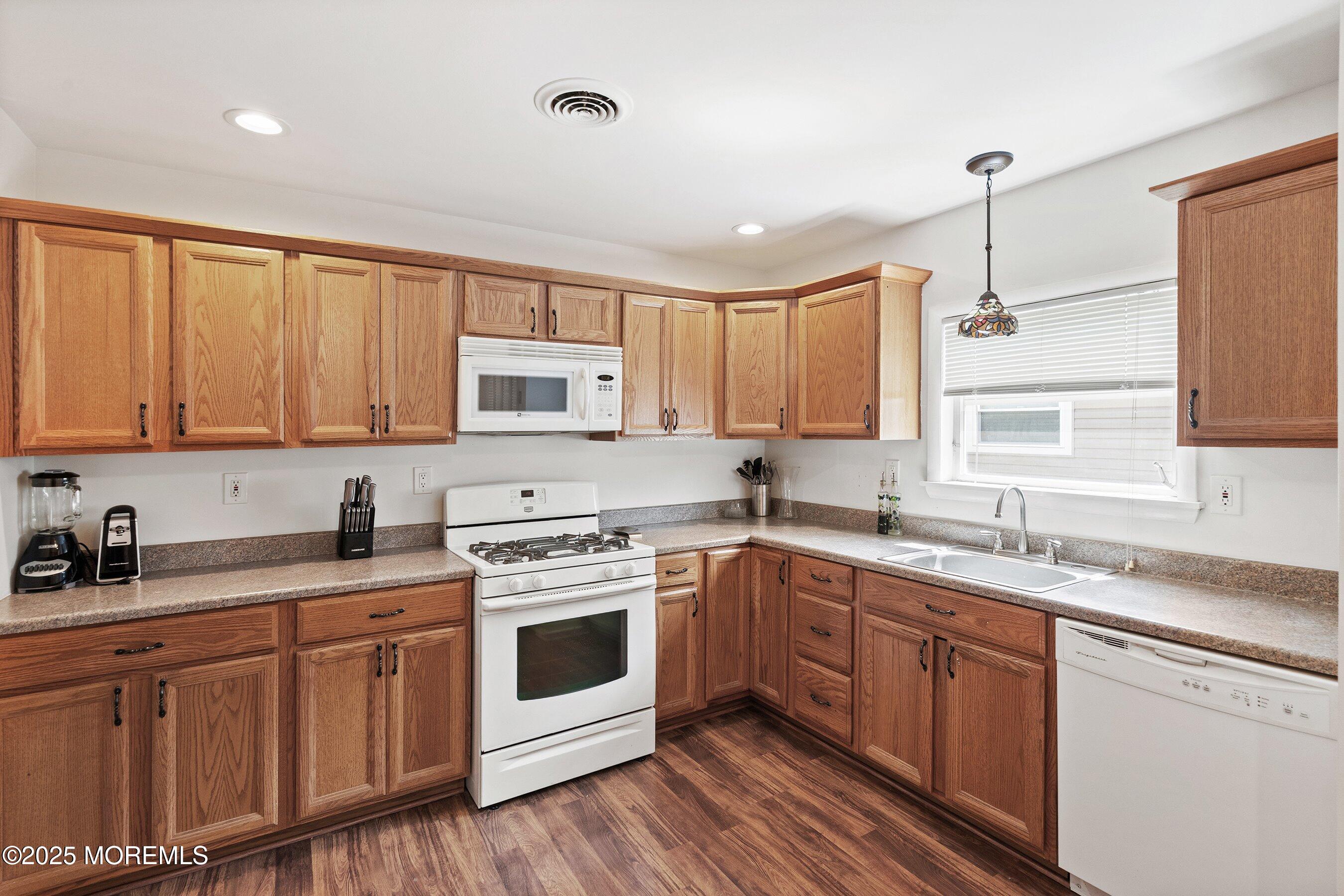 152 Biabou Drive, Toms River, New Jersey image 8