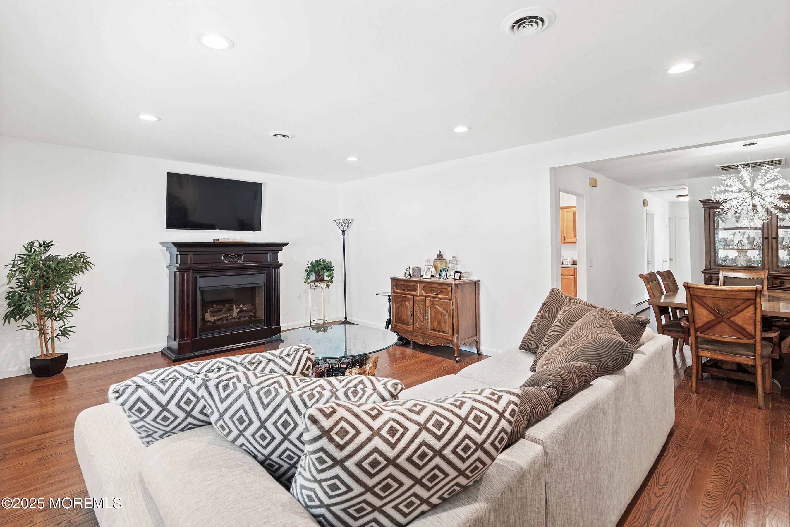 152 Biabou Drive, Toms River, New Jersey image 7