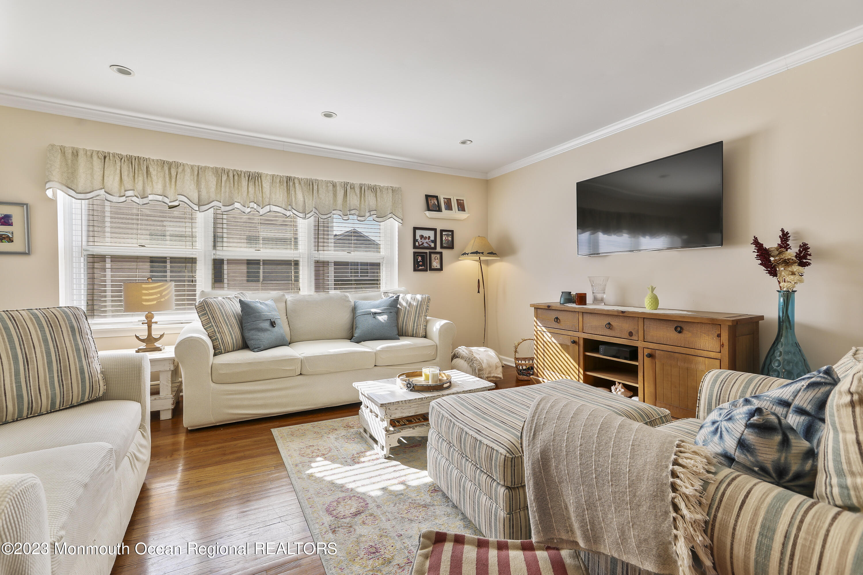 1001 Central Avenue 6