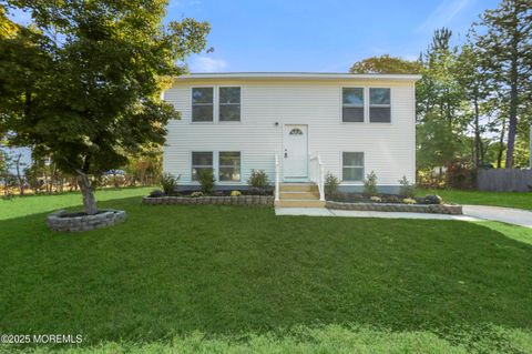 Photo of 203 Seneca Trail, Browns Mills, NJ 08015 (MLS # 22529618)