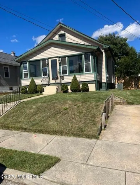 MLS: 22510355
