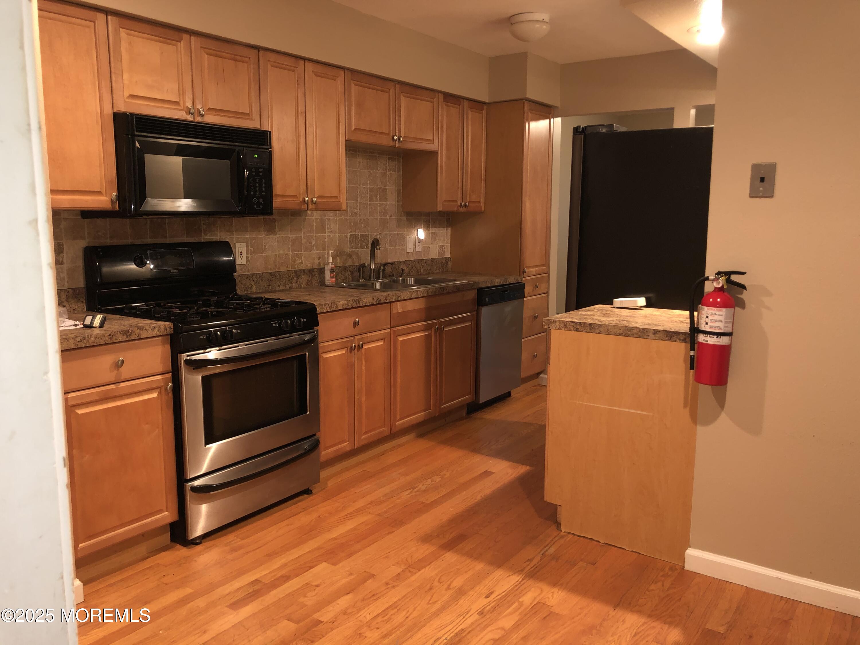 152 Chestnut Way #15-2, Manalapan, New Jersey image 3