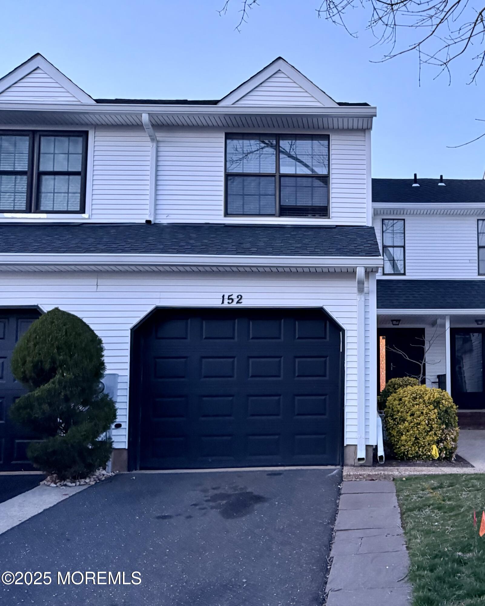 152 Chestnut Way #15-2, Manalapan, New Jersey image 2