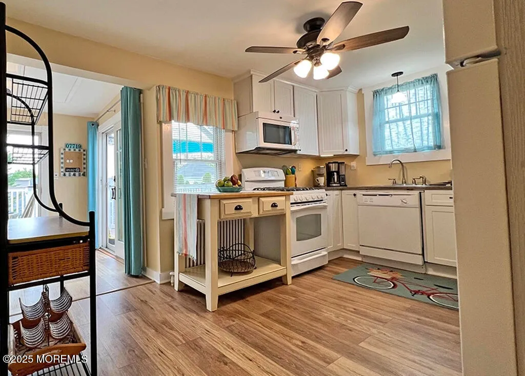 Belmar, New Jersey 07719, United States, 2 Bedrooms Bedrooms, ,1 BathroomBathrooms,Residential,Active,179802