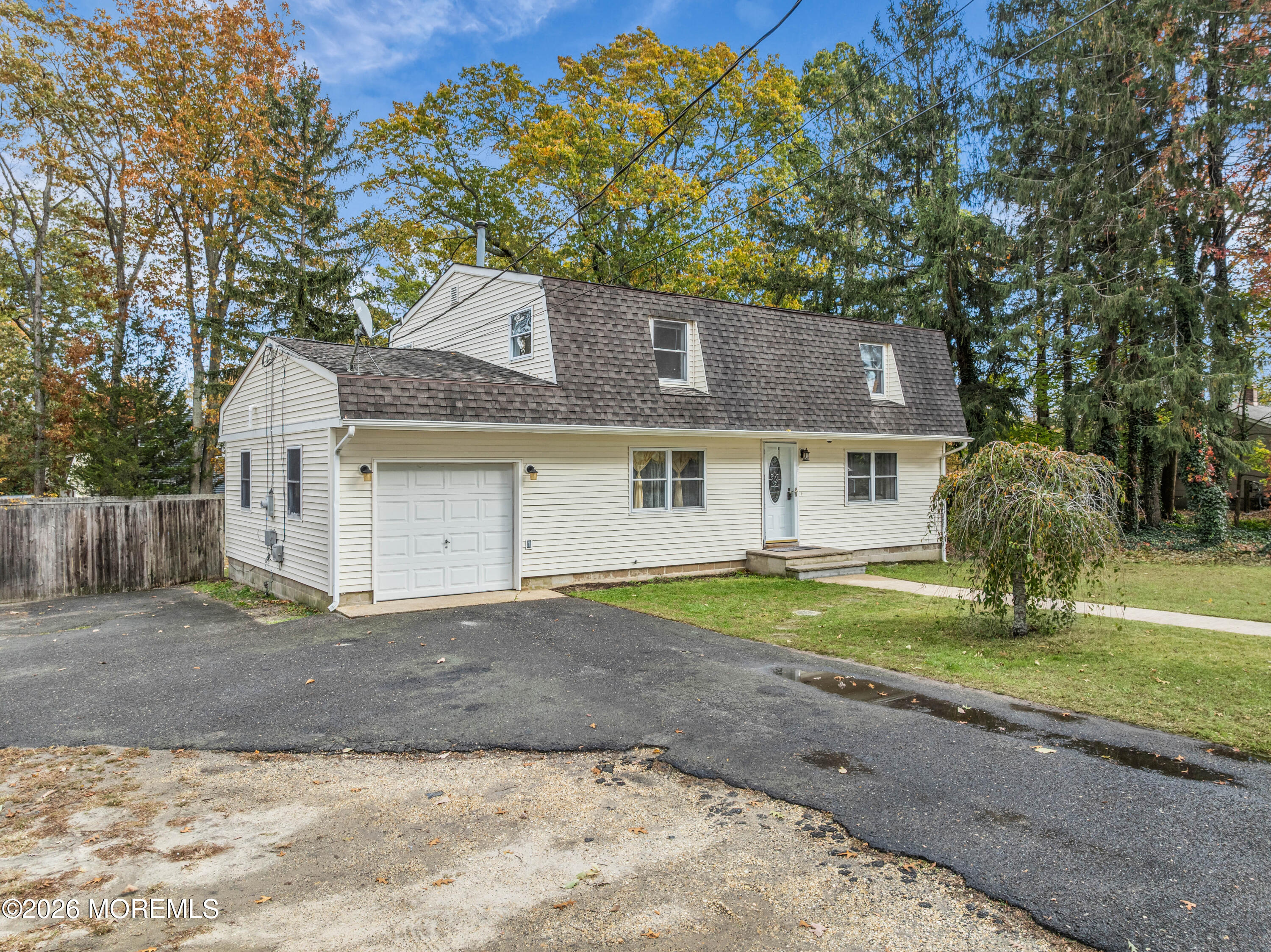 927 Indian Hill Road