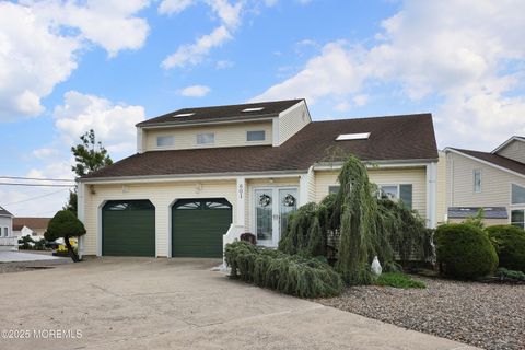Photo of 601 Franklin Court, Forked River, NJ 08731 (MLS # 22531008)