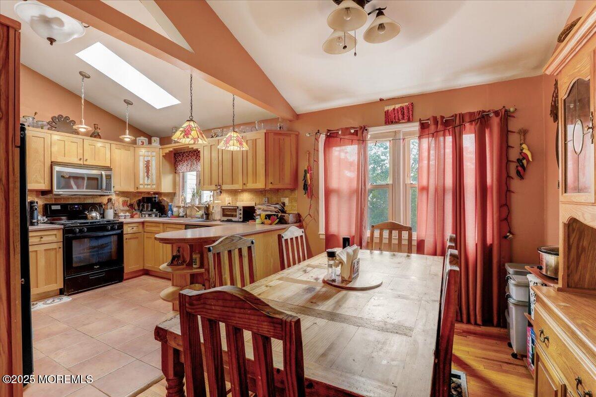 4 Calt Drive, Hazlet, New Jersey image 9