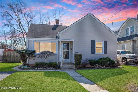 Homes For Sale - 208 4th Street<br/> Hazlet, NJ 07734