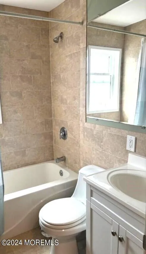 Belmar, New Jersey 07719, United States, 1 Bedroom Bedrooms, ,1 BathroomBathrooms,Residential,Pending,41410