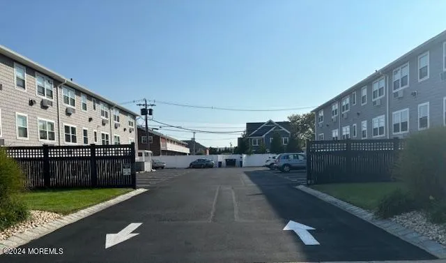 Belmar, New Jersey 07719, United States, 1 Bedroom Bedrooms, ,1 BathroomBathrooms,Residential,Pending,41410