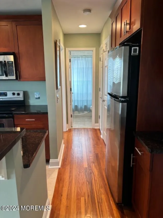 Belmar, New Jersey 07719, United States, 1 Bedroom Bedrooms, ,1 BathroomBathrooms,Residential,Pending,41410