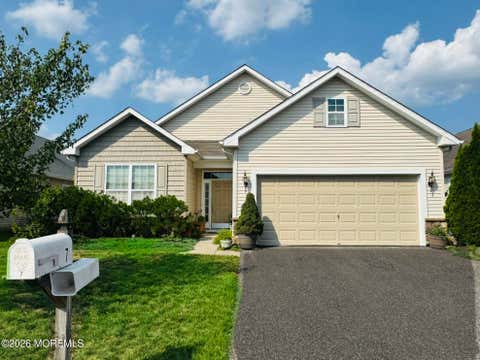 Homes For Sale - 7 Eagle Ridge Circle<br/> Ocean County, Lakewood, NJ 08701