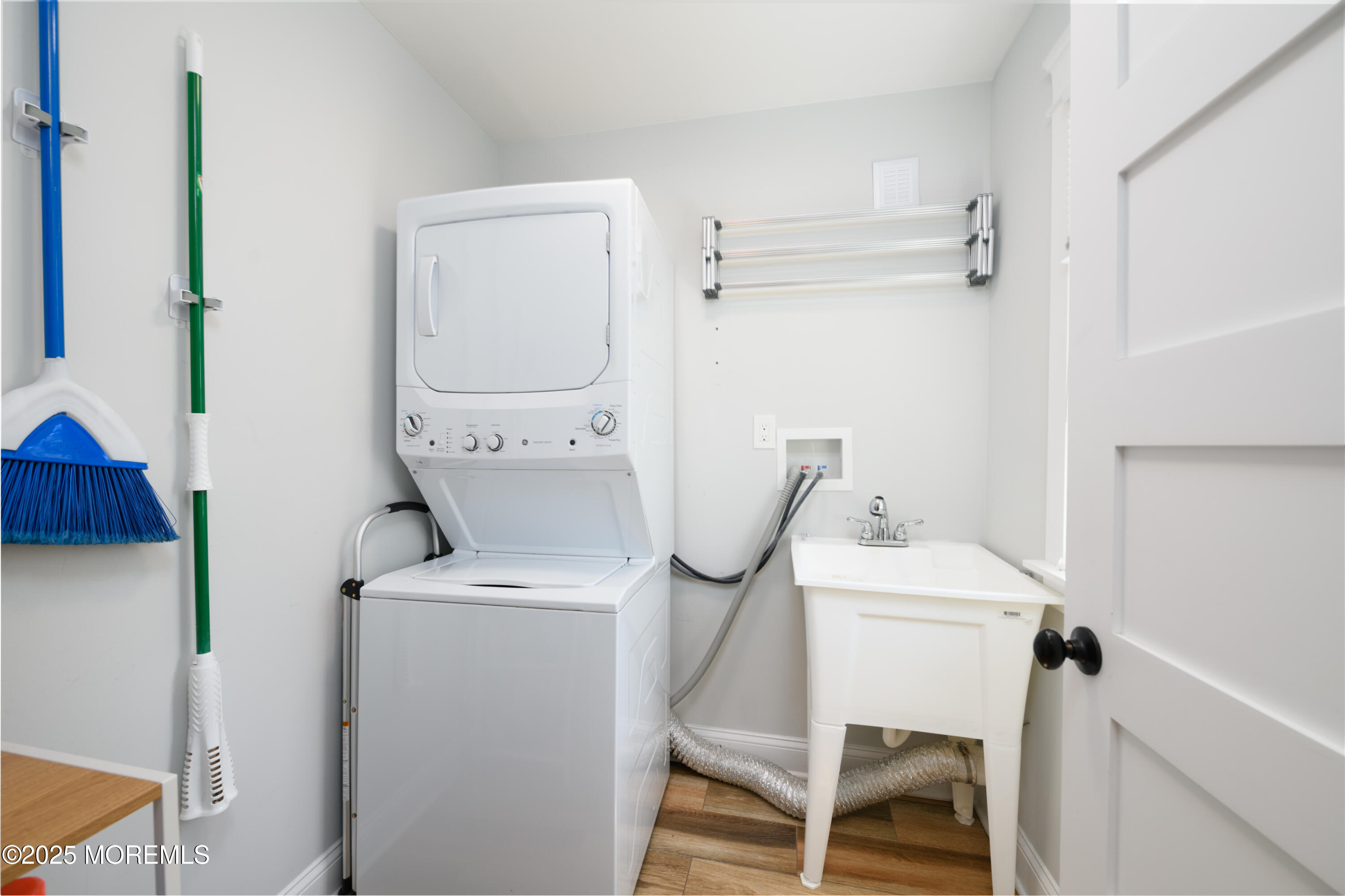 547 Greene Avenue, Belford, New Jersey image 14
