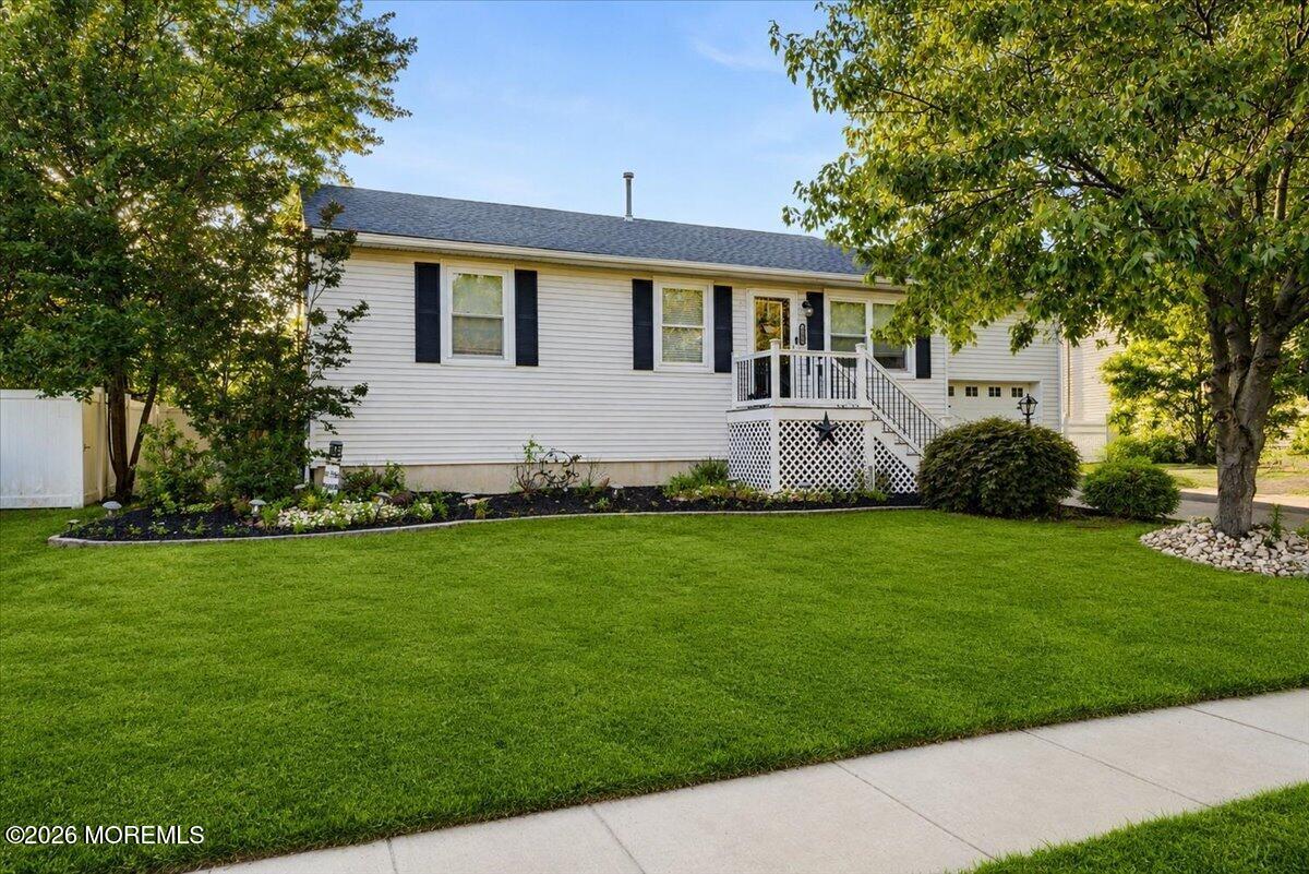 636 Monmouth Avenue