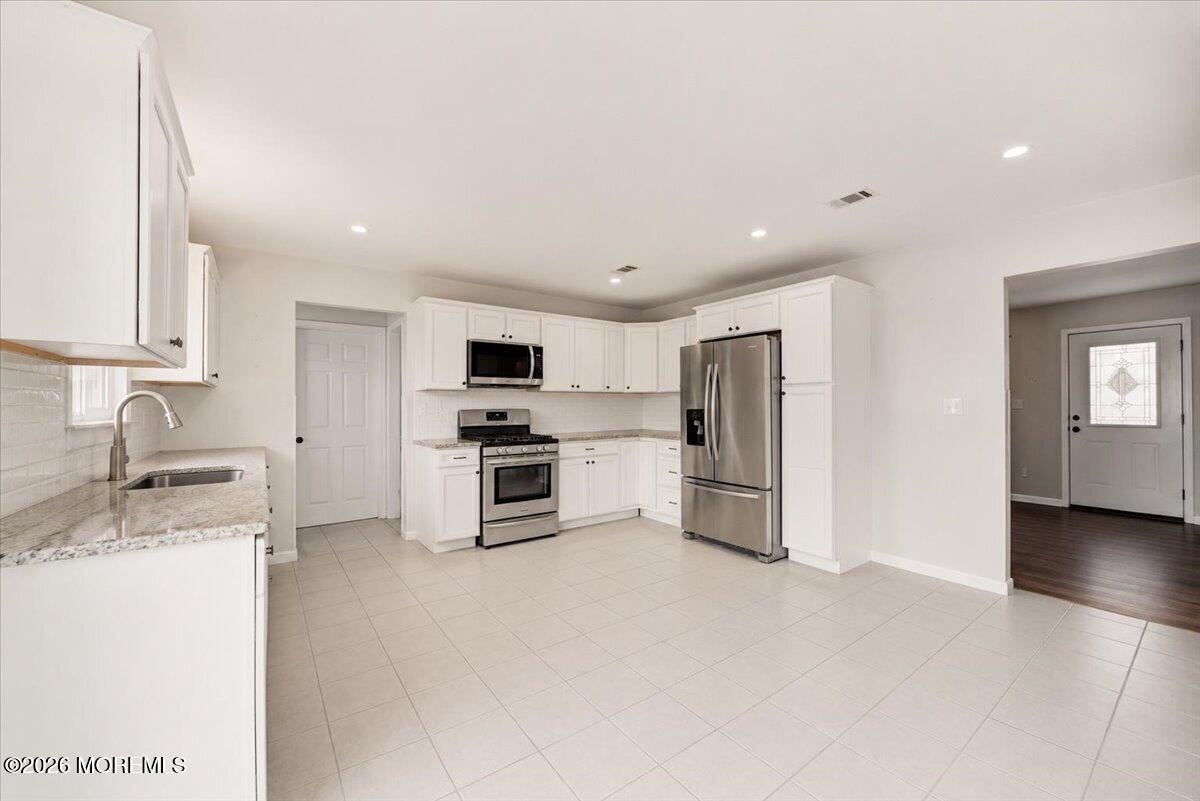 636 Monmouth Avenue
