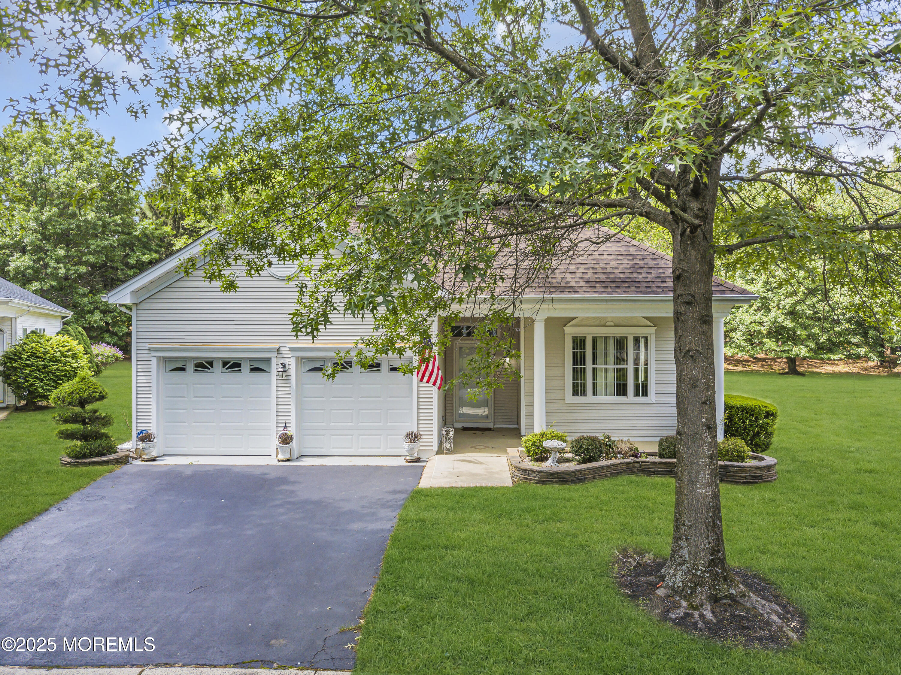 25 Bellflower Drive, Lakewood, New Jersey image 1