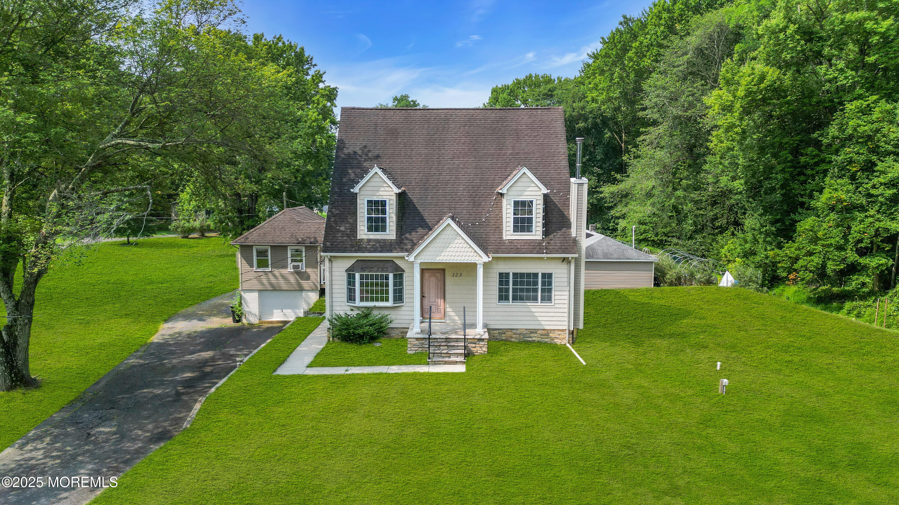 123 Freehold Road