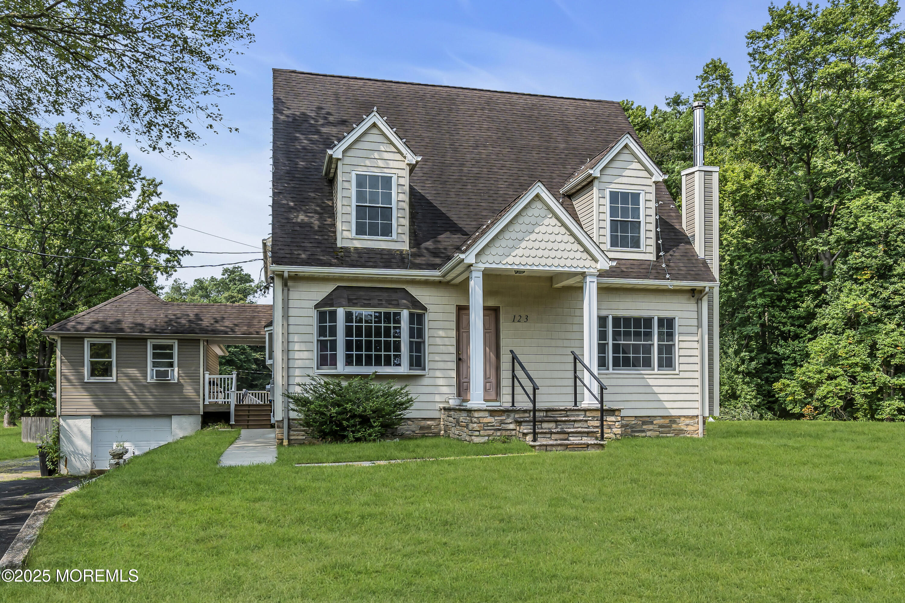 123 Freehold Road