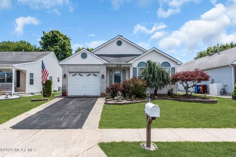 Homes For Sale - 12 Blackpool Way<br/> Toms River, NJ 08757