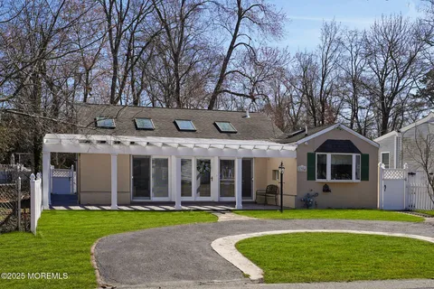 MLS: 22507844
