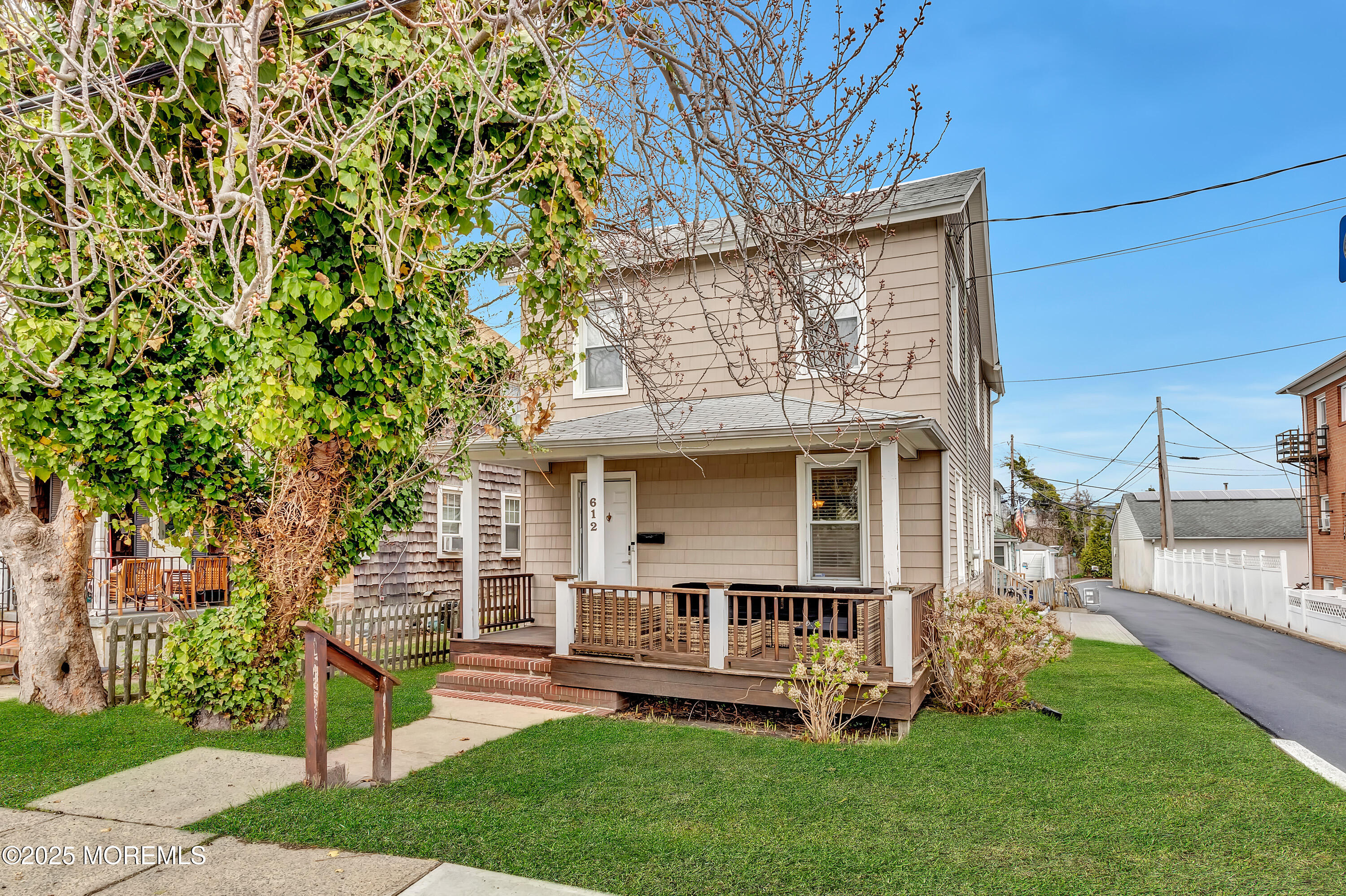 612 Sylvania Avenue