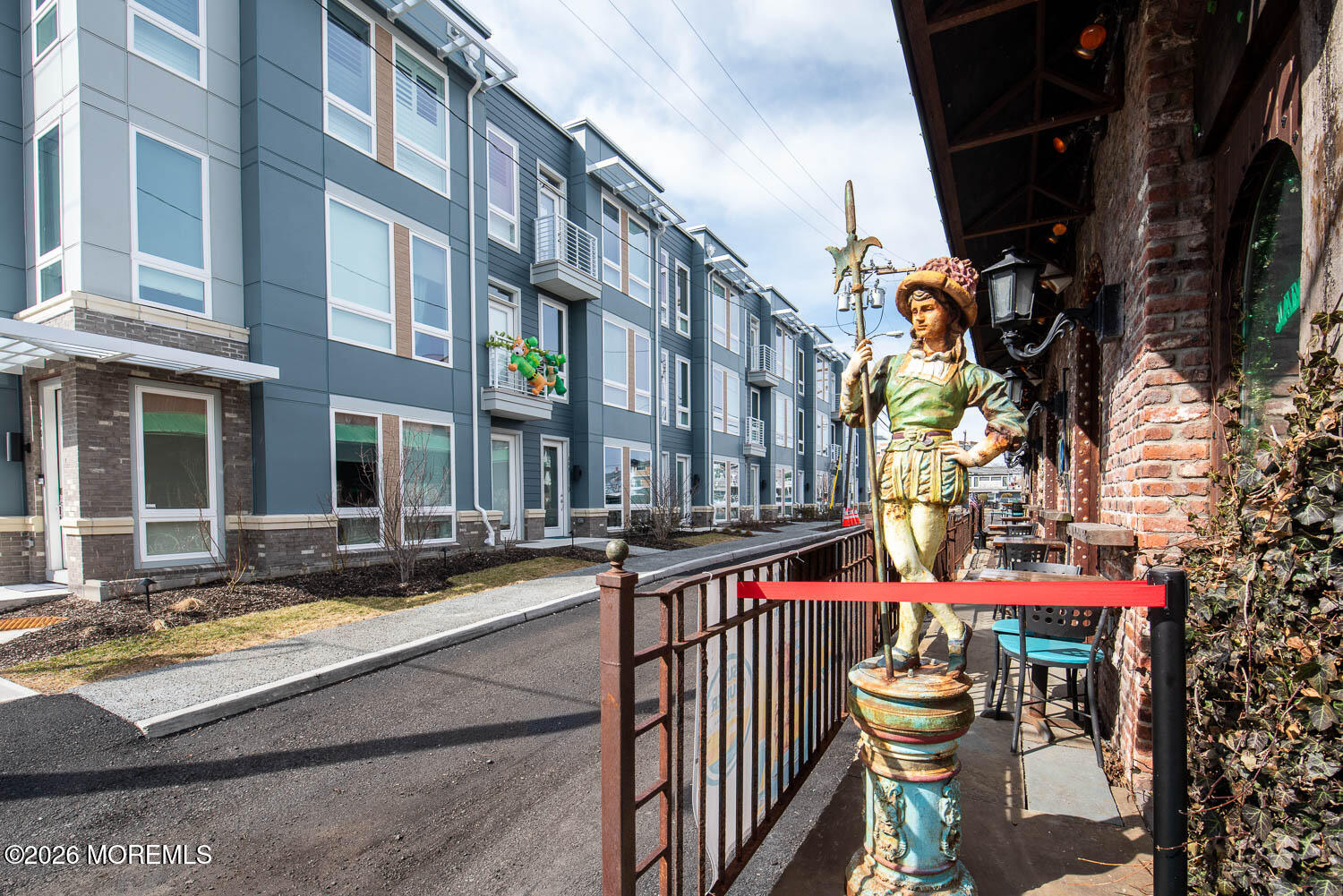 1403 NE Kingsley Street 209