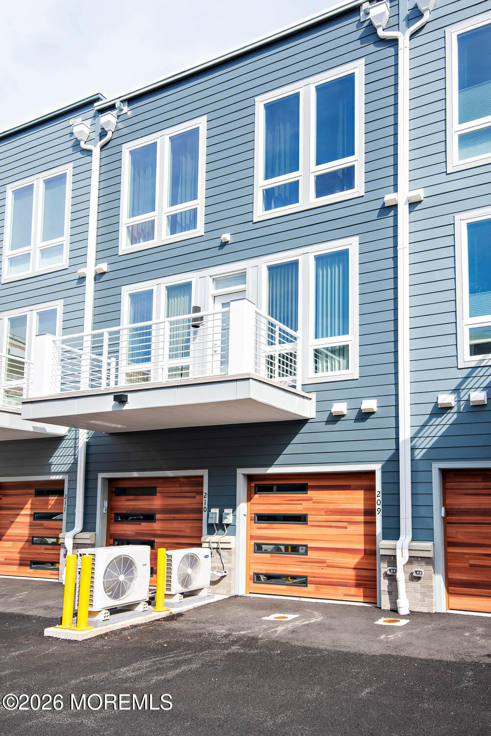 1403 NE Kingsley Street 209