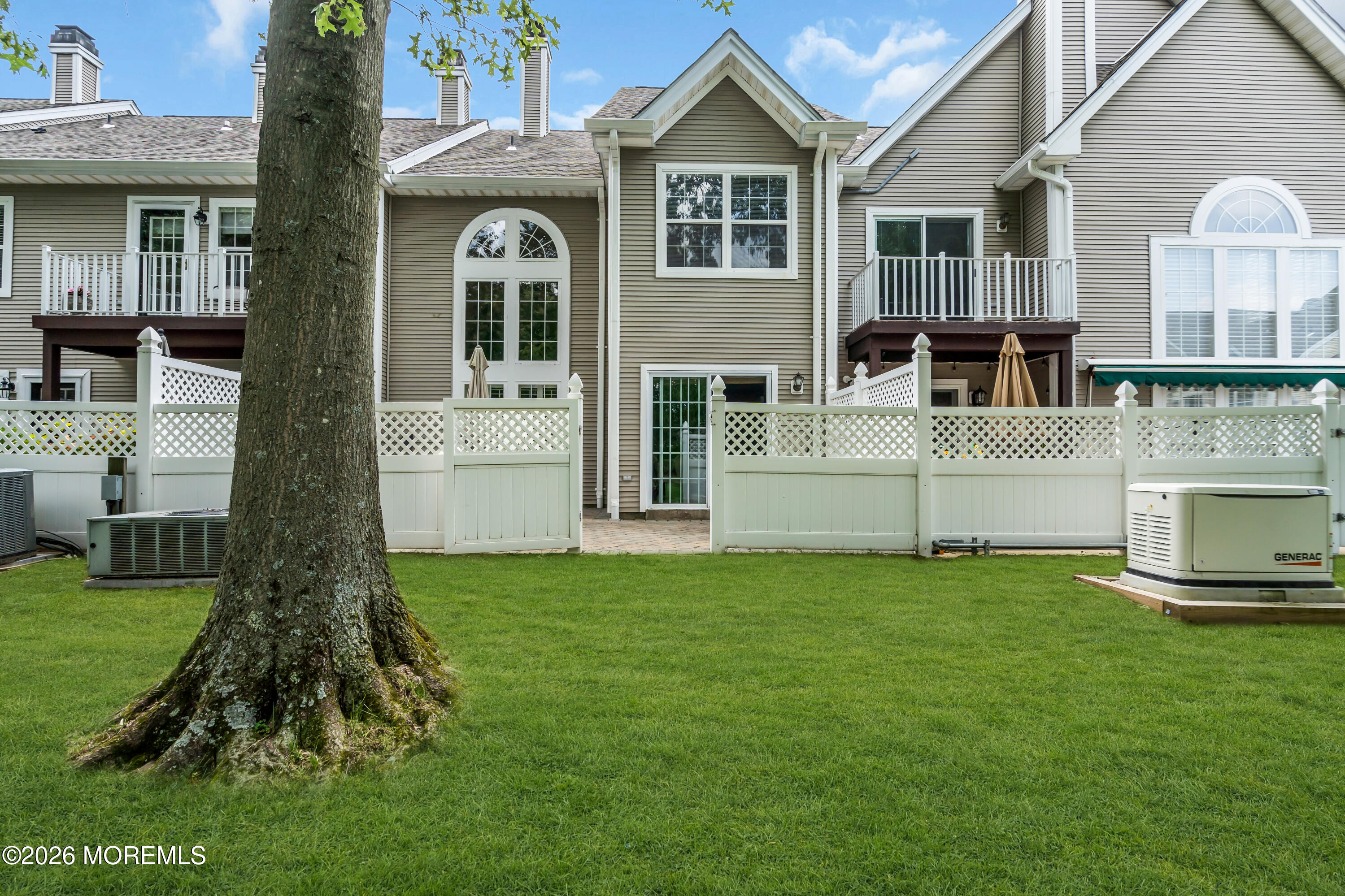 32 S Manor Court 3002