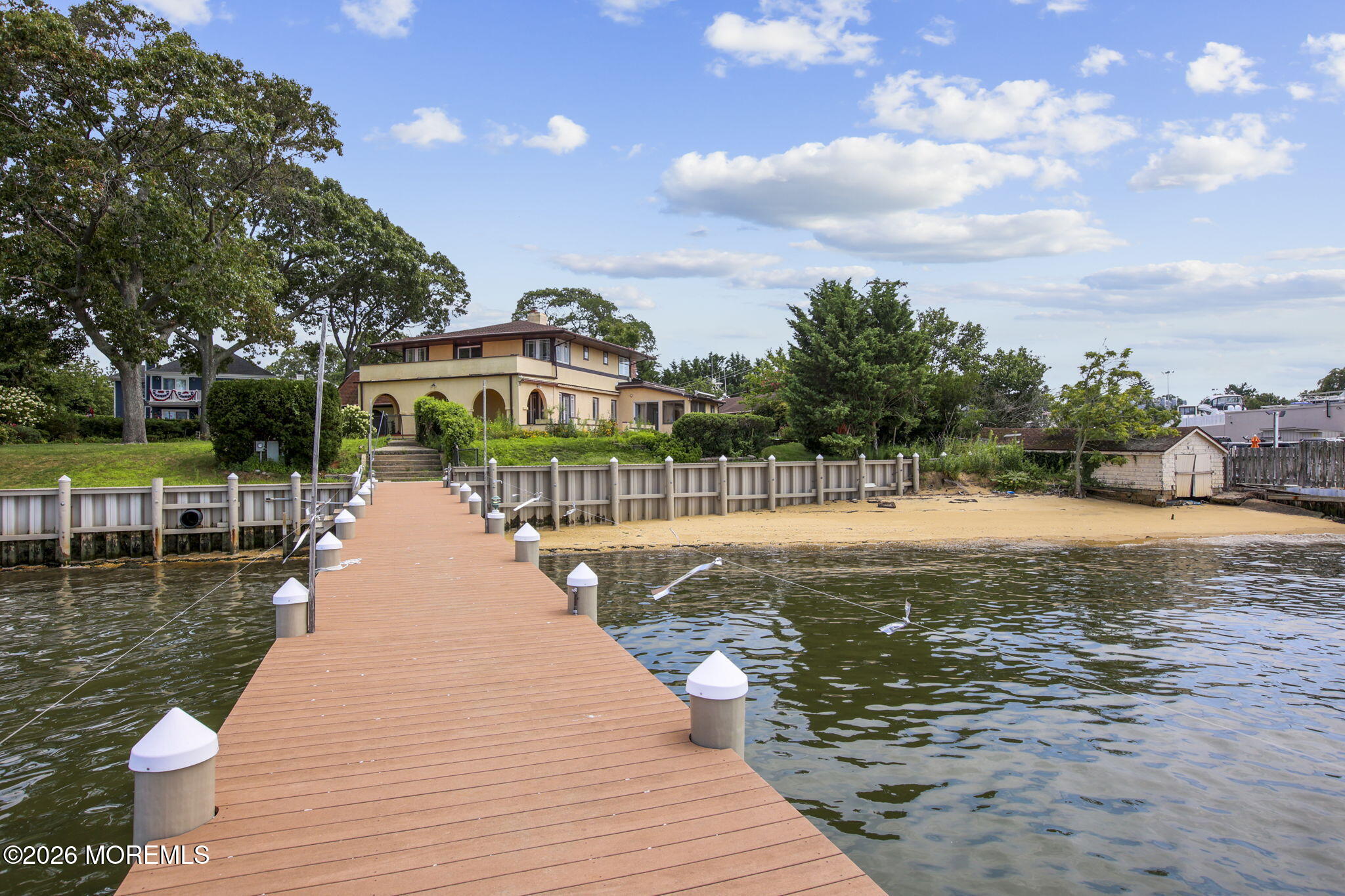 909 River Oaks Lane