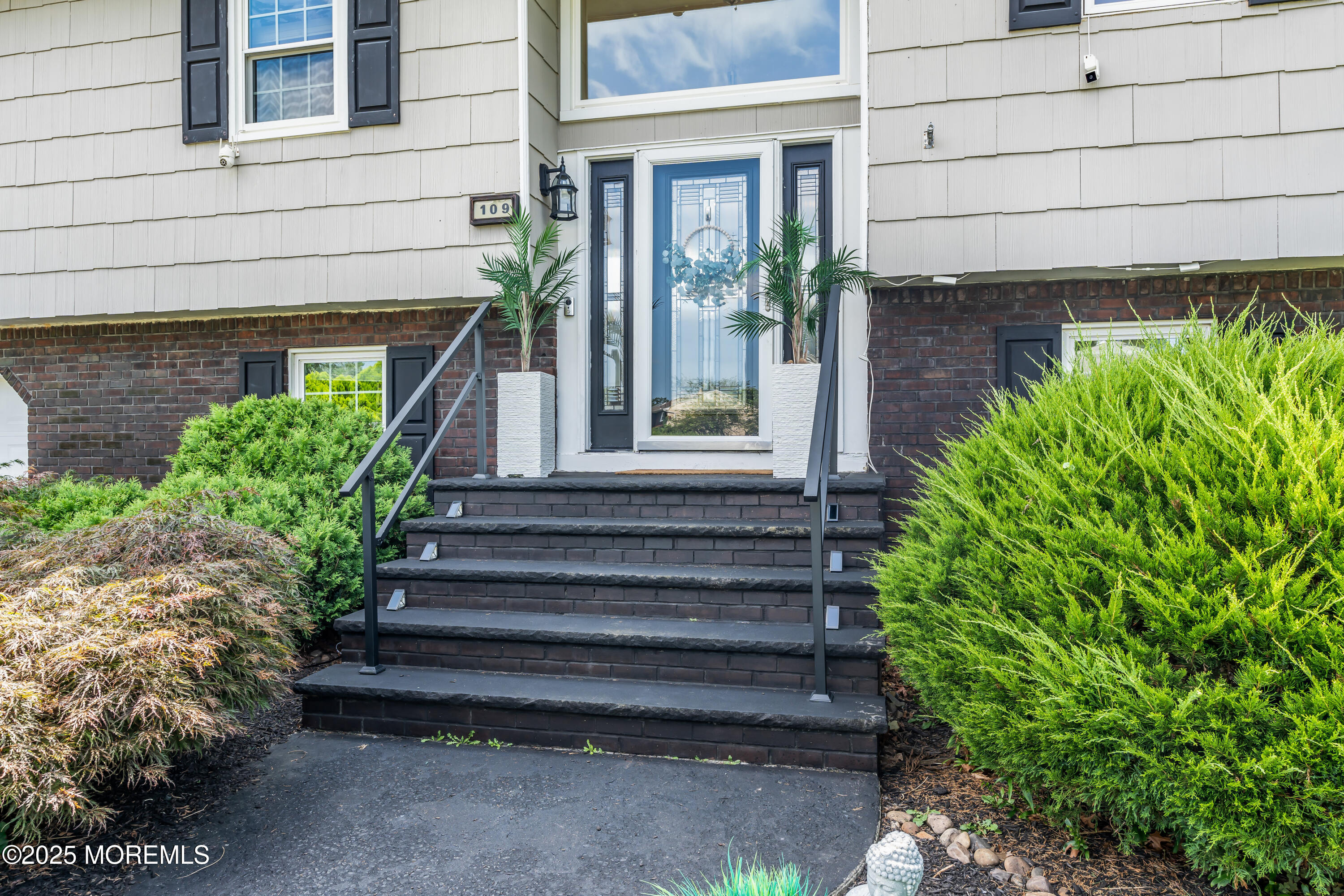 109 Twin Rivers Drive
