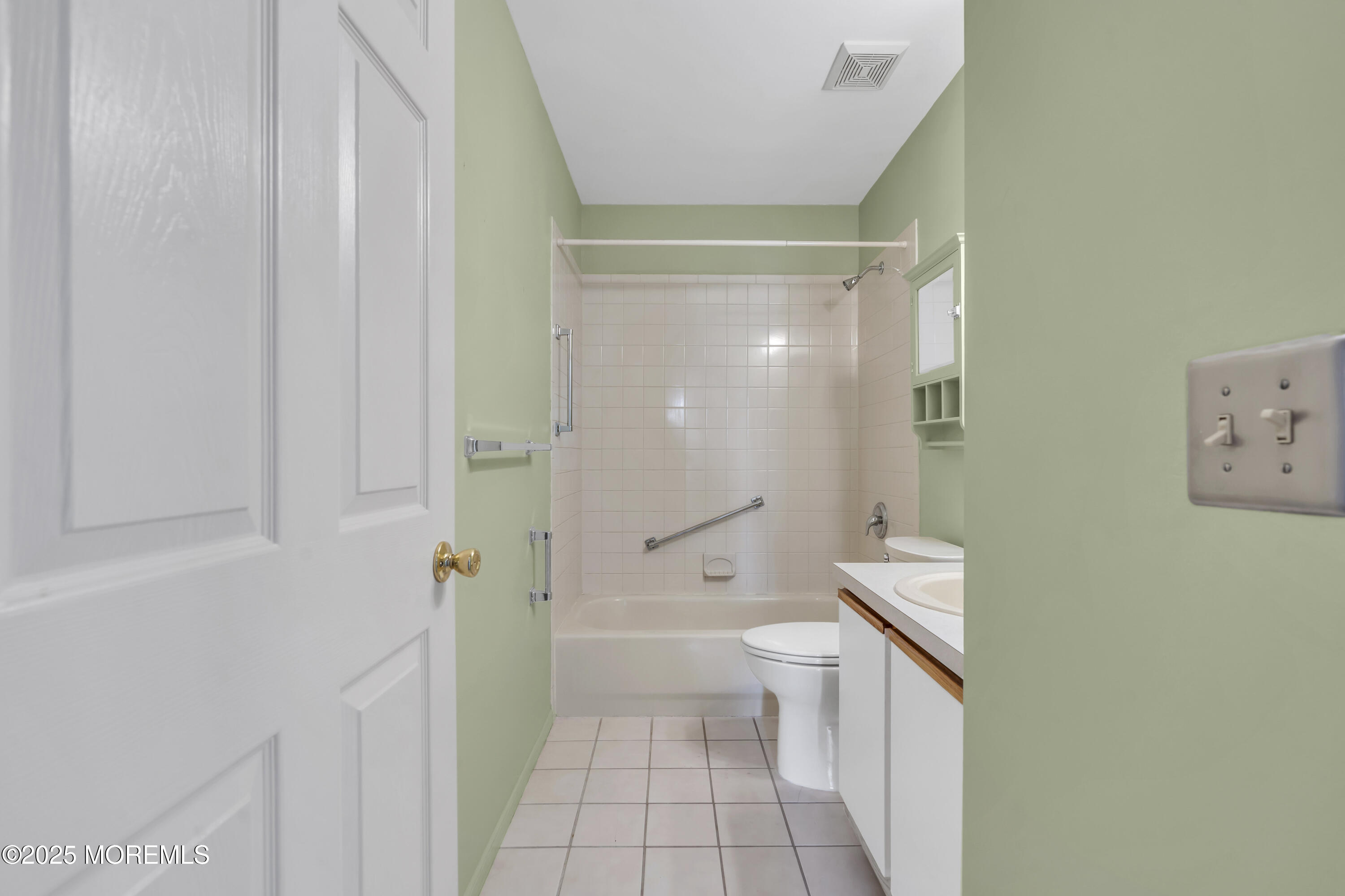 408 Deuce Drive, Wall, New Jersey image 38