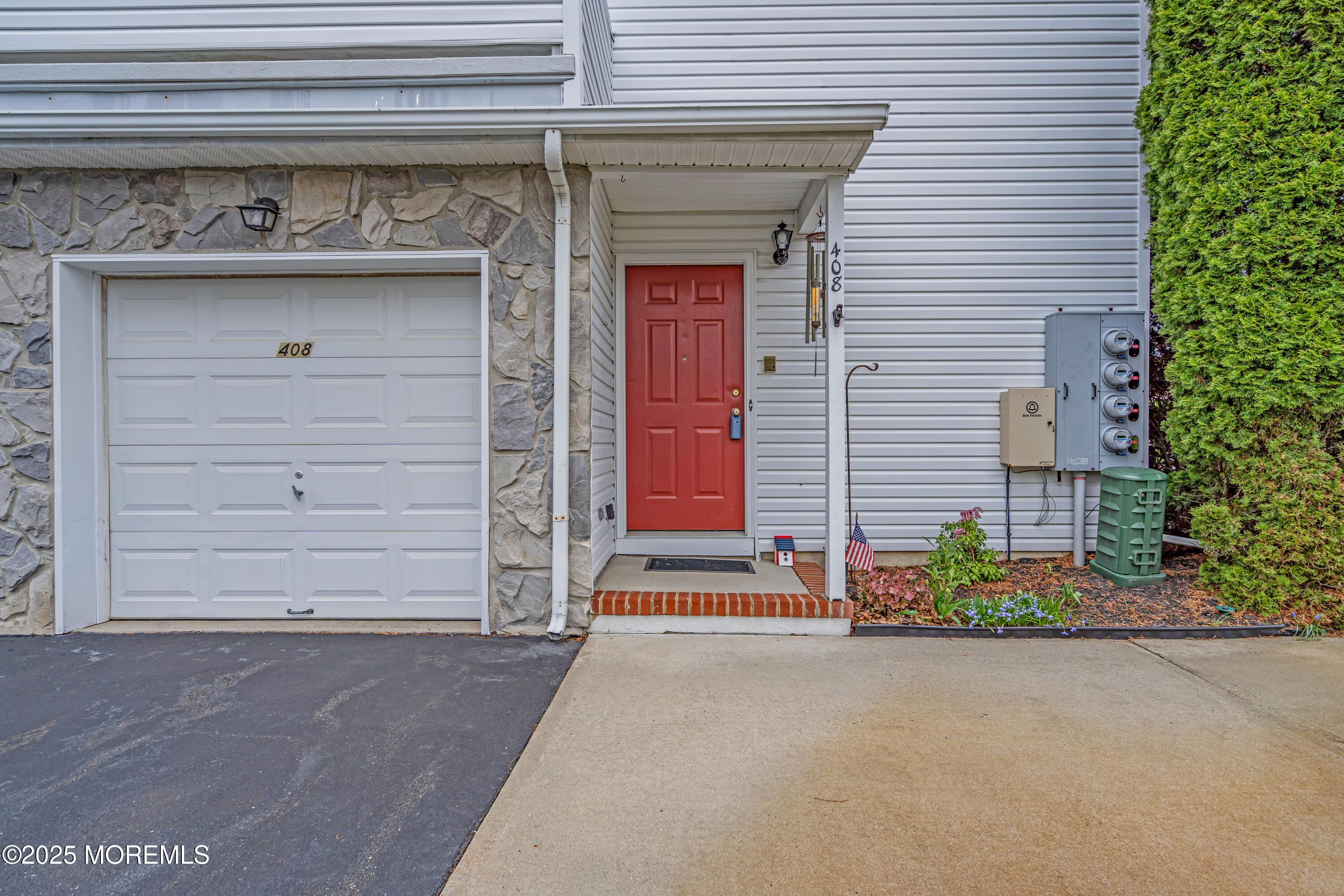 408 Deuce Drive, Wall, New Jersey image 1