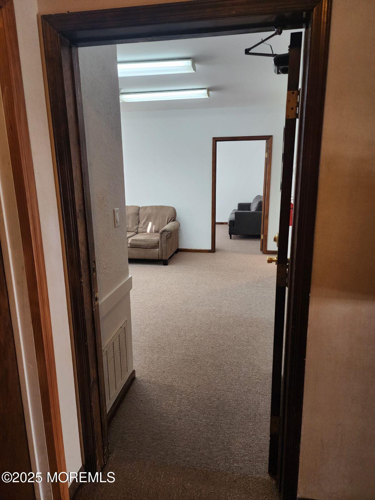 208 Maple Avenue Suite 4