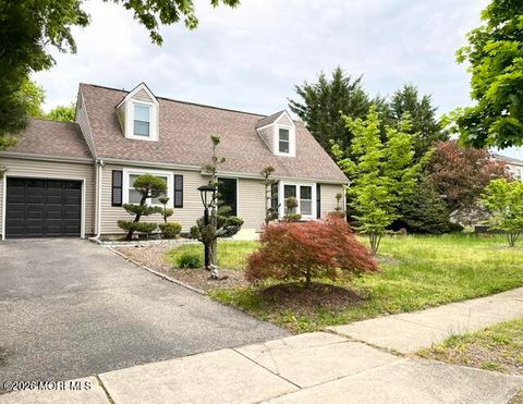 Homes For Sale - 28 Westwood Drive<br/> Bayville, NJ 08721