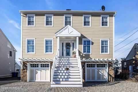 Photo of 305 Chicago Avenue, Point Pleasant Beach, NJ 08742 (MLS # 22602194)