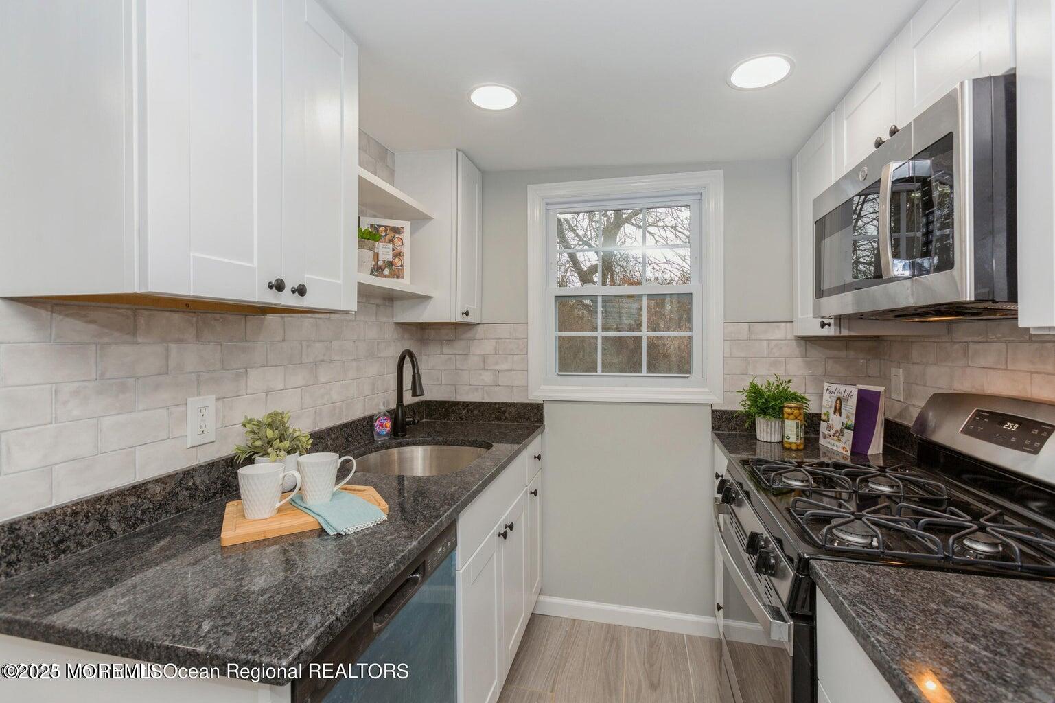 184 S Park Avenue, Hazlet, New Jersey image 9