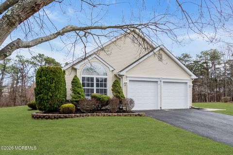 16 Rosewood Court Lakewood NJ 08701